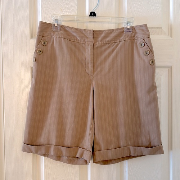 Beautiful, professional shorts - Picture 1 of 16